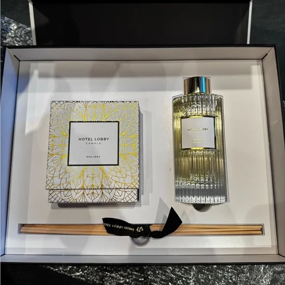 Holiday Gift Set - Hotel Lobby Home Holiday Soy Candle and diffuser set - Picture 2 of 4